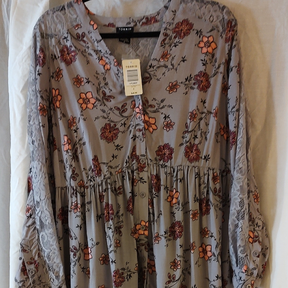 Torrid Floral Lace Sleeve Top - Gray and Orange